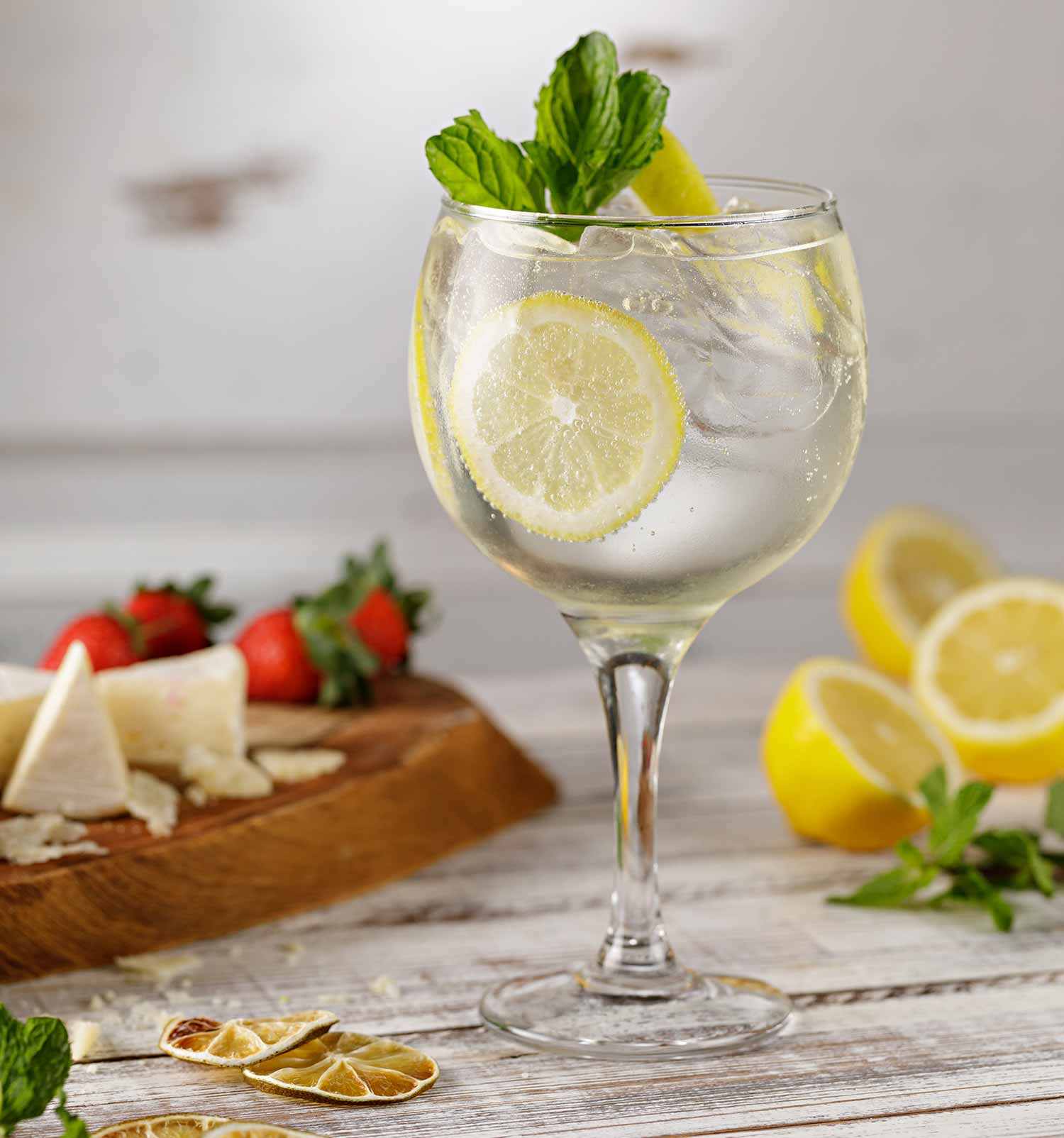 Gin, tônica, cachaça e cerveja sabores que dão certo "juntos e