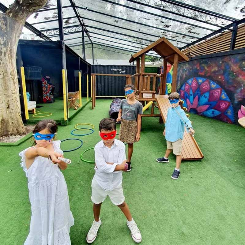 De área kids com jogos a menu especial, restaurantes para ir com as  crianças no Rio de Janeiro